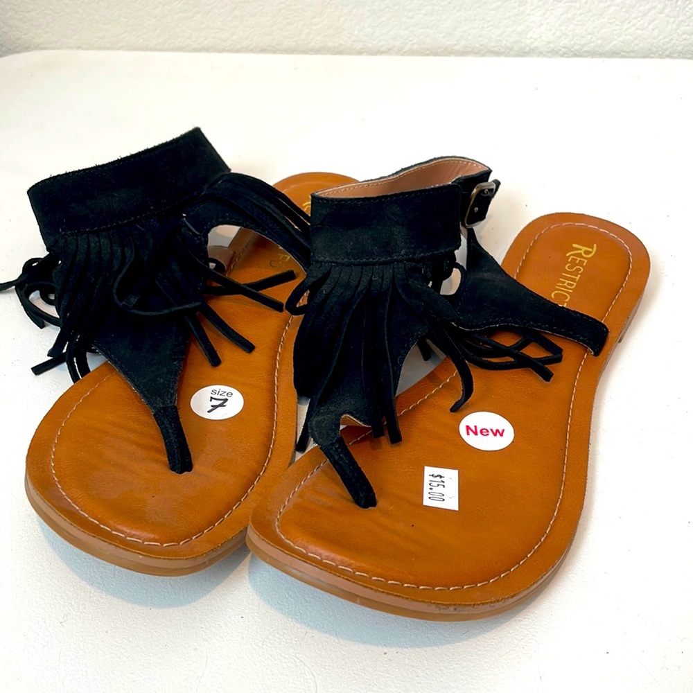 Restricted sandals size 7 black